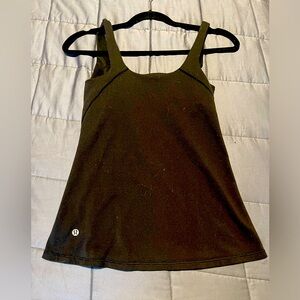 black scoop neck workout tank